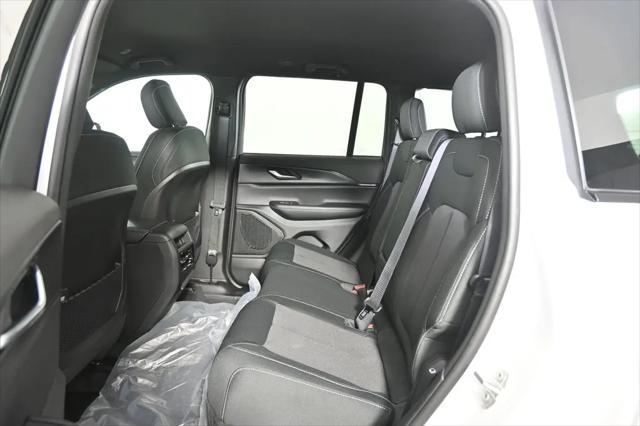 2026 Jeep Grand Cherokee Laredo 4x4