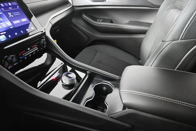 2026 Jeep Grand Cherokee Laredo 4x4