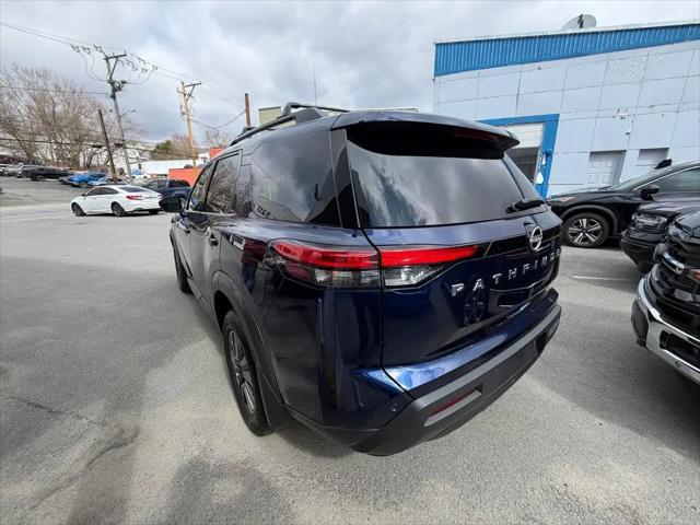 2024 Nissan Pathfinder SV 4WD