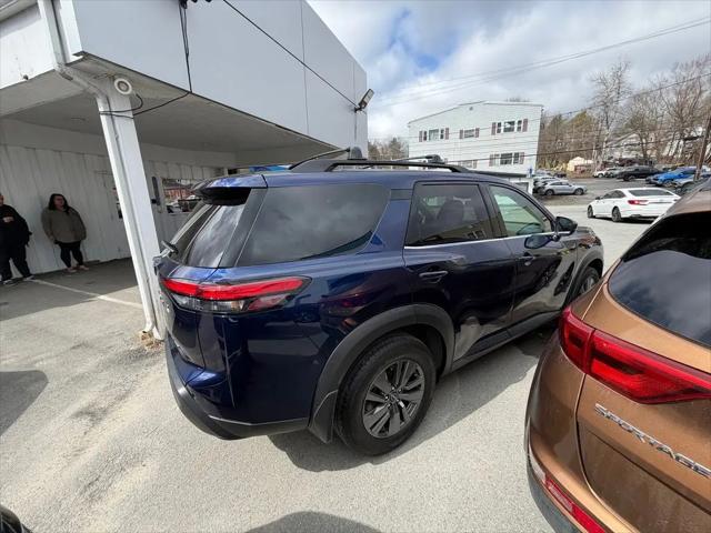 2024 Nissan Pathfinder SV 4WD