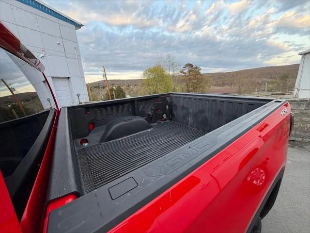 2023 GMC Sierra 1500 4WD Crew Cab Short Box SLE
