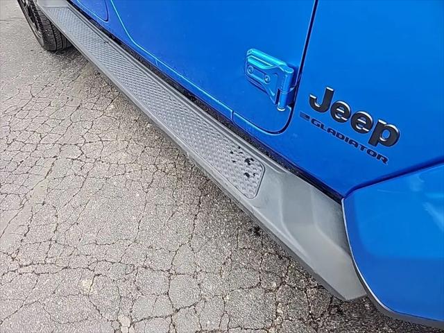 2023 Jeep Gladiator Sport