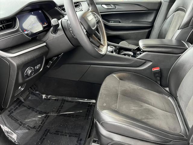 2023 Jeep Grand Cherokee L Altitude 4x4