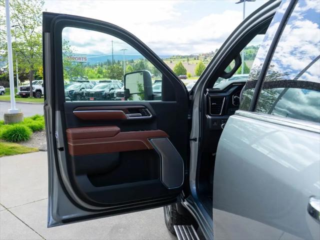 2026 GMC Sierra 2500HD Crew Cab, Standard Bed, Denali Ultimate, 4WD