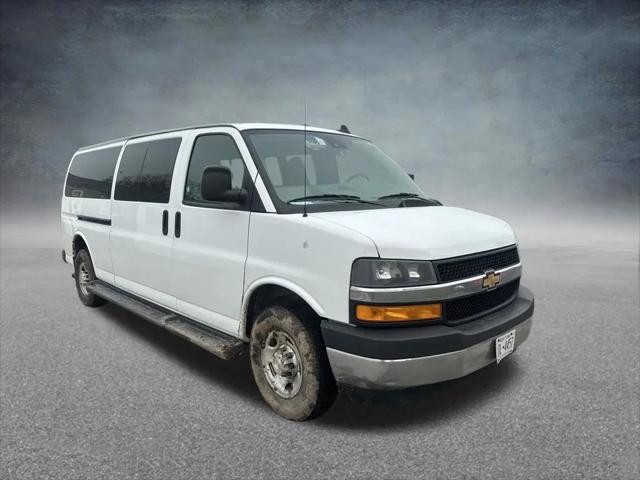 2023 Chevrolet Express Passenger RWD 3500 Extended Wheelbase LT
