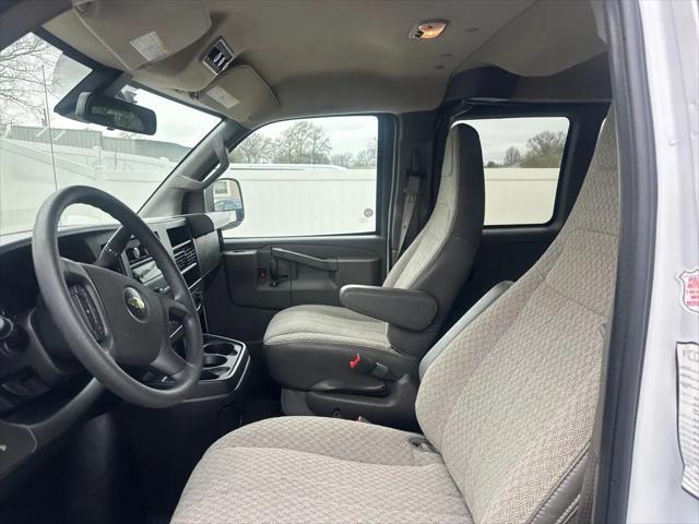 2023 Chevrolet Express Passenger RWD 3500 Extended Wheelbase LT