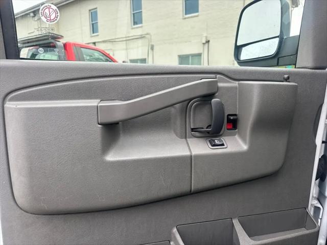2023 Chevrolet Express Passenger RWD 3500 Extended Wheelbase LT