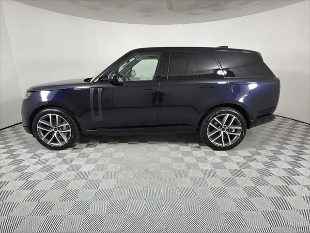 2026 Land Rover Range Rover P550e SE