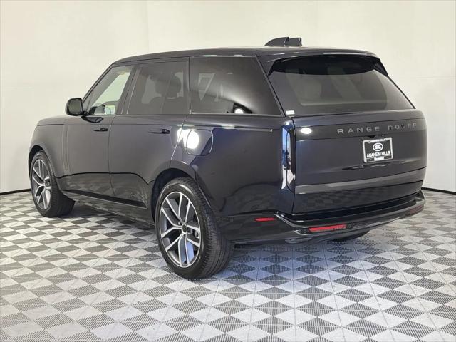 2026 Land Rover Range Rover P550e SE