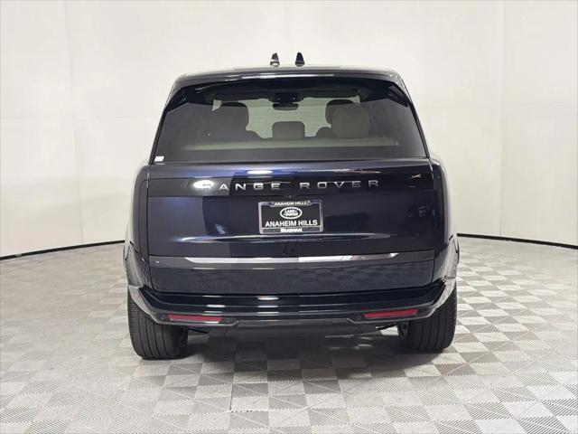 2026 Land Rover Range Rover P550e SE