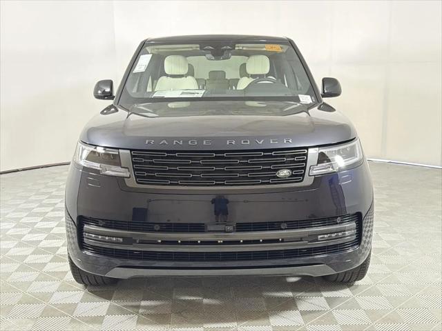 2026 Land Rover Range Rover P550e SE