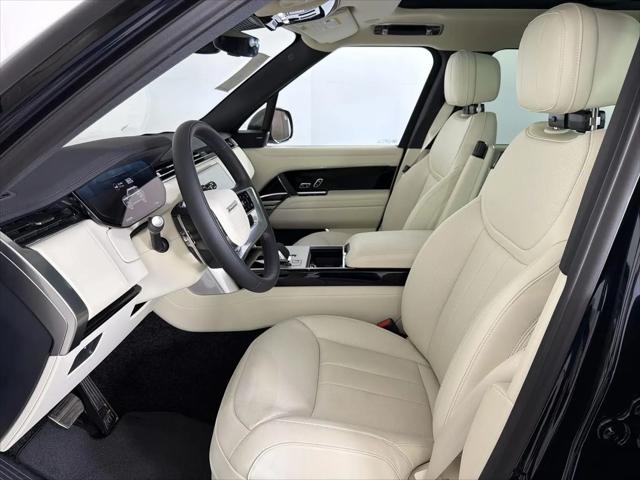 2026 Land Rover Range Rover P550e SE