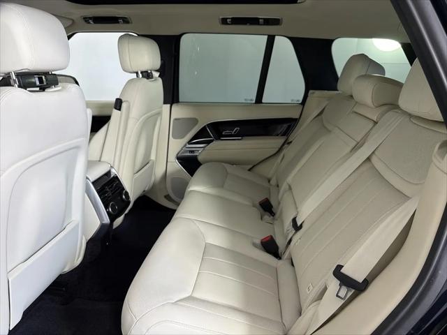 2026 Land Rover Range Rover P550e SE