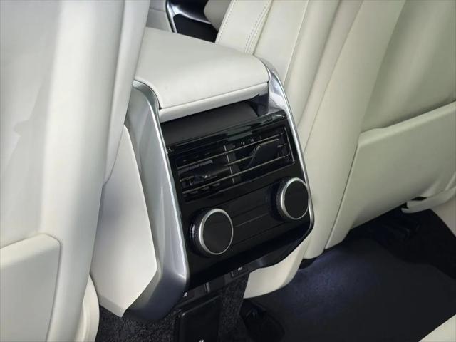 2026 Land Rover Range Rover P550e SE