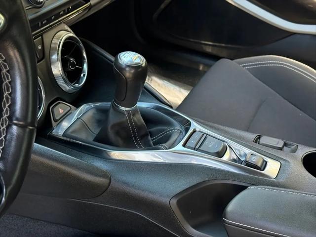 2022 Chevrolet Camaro RWD Coupe 1LS