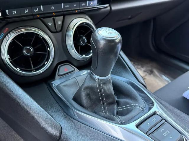 2022 Chevrolet Camaro RWD Coupe 1LS