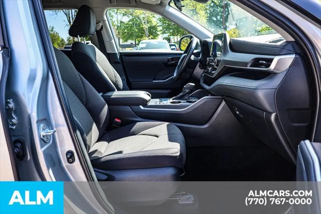 2025 Toyota Highlander LE