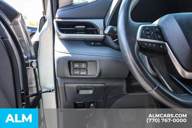 2025 Toyota Highlander LE
