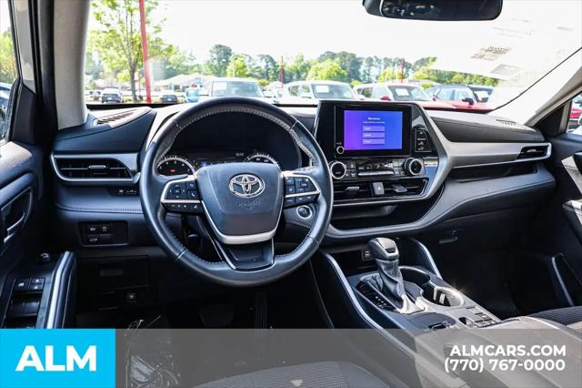 2025 Toyota Highlander LE