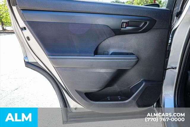 2025 Toyota Highlander LE