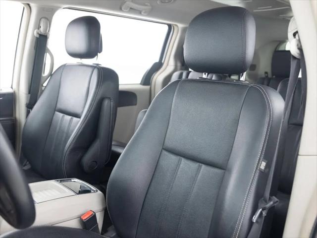 2013 Chrysler Town & Country Touring