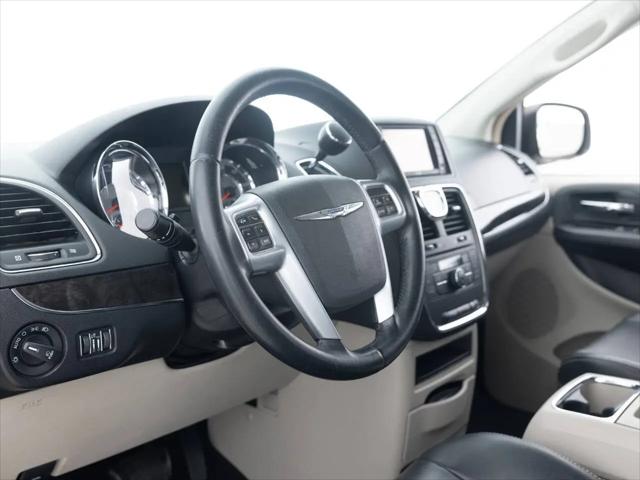 2013 Chrysler Town & Country Touring