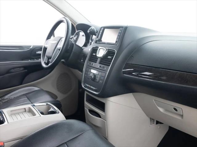 2013 Chrysler Town & Country Touring