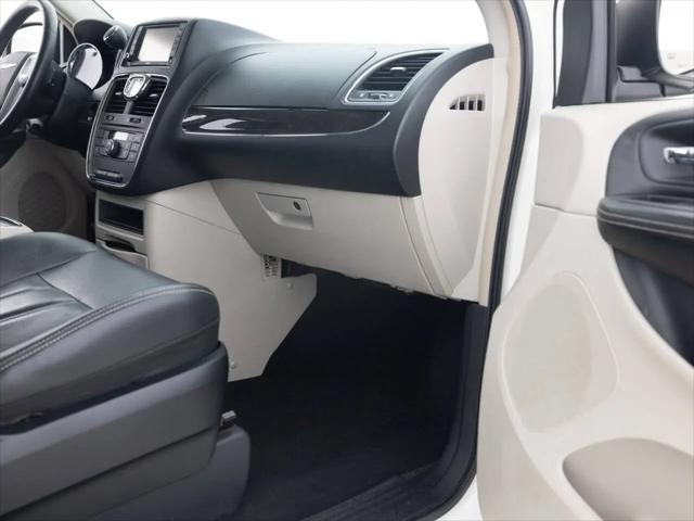 2013 Chrysler Town & Country Touring