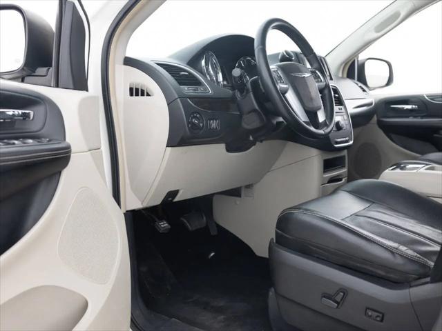 2013 Chrysler Town & Country Touring