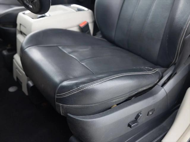 2013 Chrysler Town & Country Touring
