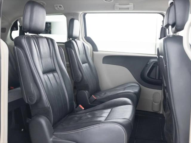 2013 Chrysler Town & Country Touring