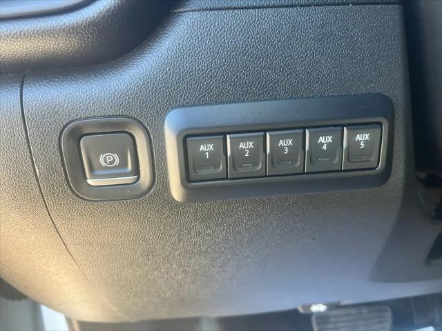 2024 Chevrolet Silverado 3500HD 4WD Crew Cab Long Bed Work Truck