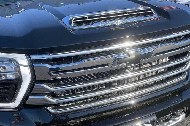 2026 Chevrolet Silverado 3500HD Crew Cab, Long Bed, High Country Dual Rear Wheel, RWD