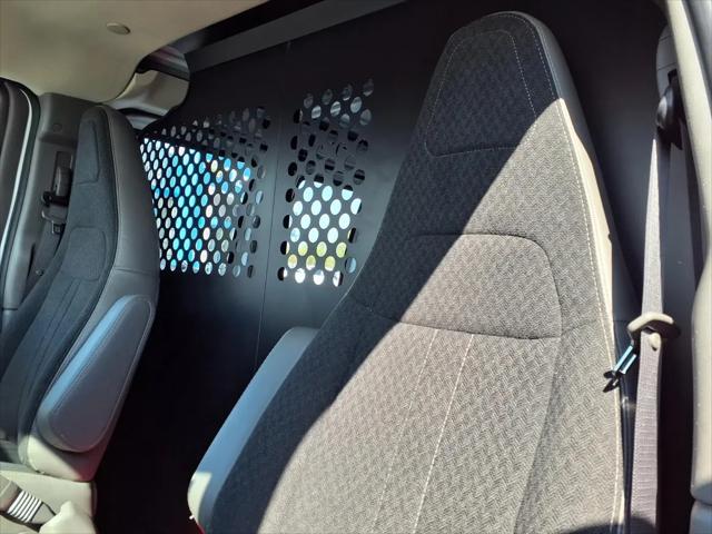 2023 GMC Savana 2500 Work Van