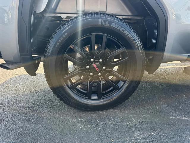 2023 GMC Sierra 1500 4WD Crew Cab Short Box Elevation with 3SB