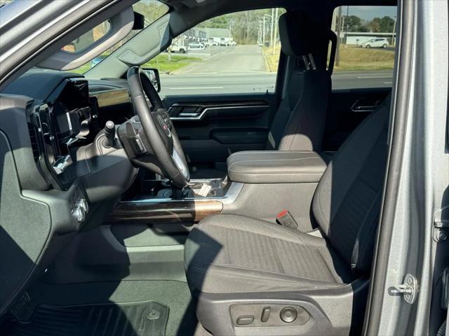 2023 GMC Sierra 1500 4WD Crew Cab Short Box Elevation with 3SB