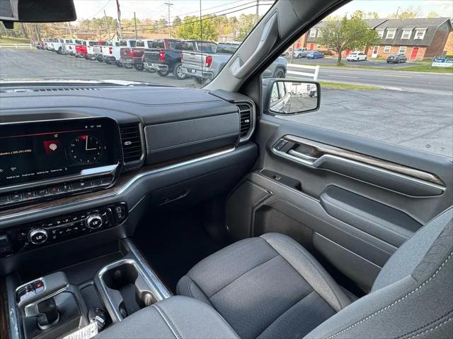 2023 GMC Sierra 1500 4WD Crew Cab Short Box Elevation with 3SB