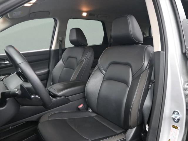 2025 Nissan Pathfinder SL FWD