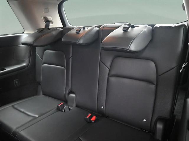 2025 Nissan Pathfinder SL FWD