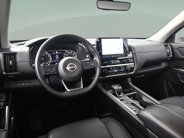 2025 Nissan Pathfinder SL FWD