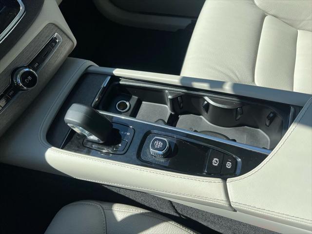 2024 Volvo XC90 B6 Plus Bright Theme 7-Seater