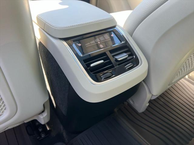 2024 Volvo XC90 B6 Plus Bright Theme 7-Seater