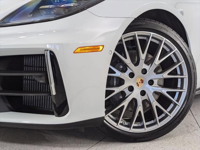 2026 Porsche Panamera 4