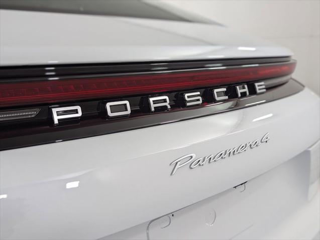 2026 Porsche Panamera 4