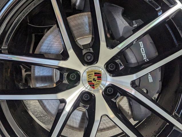 2026 Porsche Macan Unknown