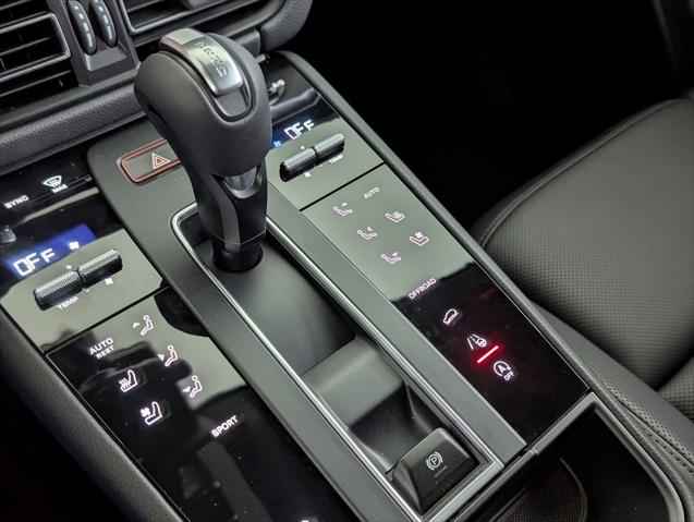 2026 Porsche Macan Unknown