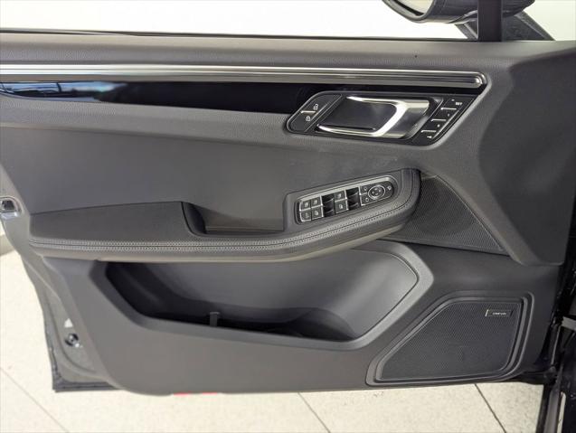 2026 Porsche Macan Unknown