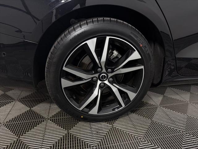 2025 Volvo S60 B5 Plus