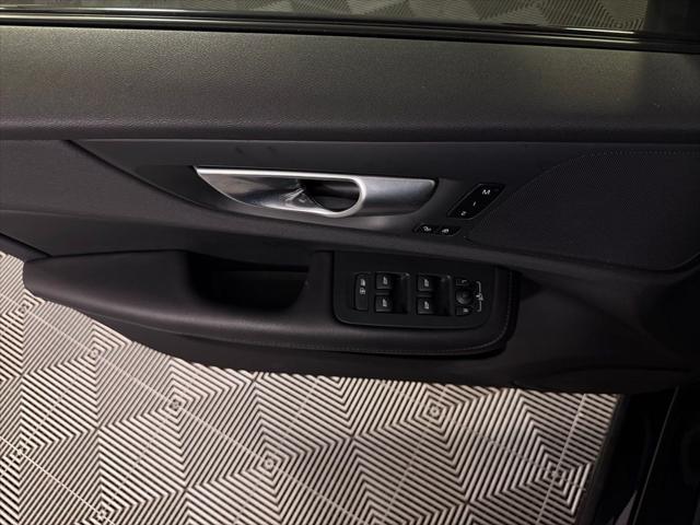 2025 Volvo S60 B5 Plus