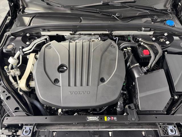 2025 Volvo S60 B5 Plus